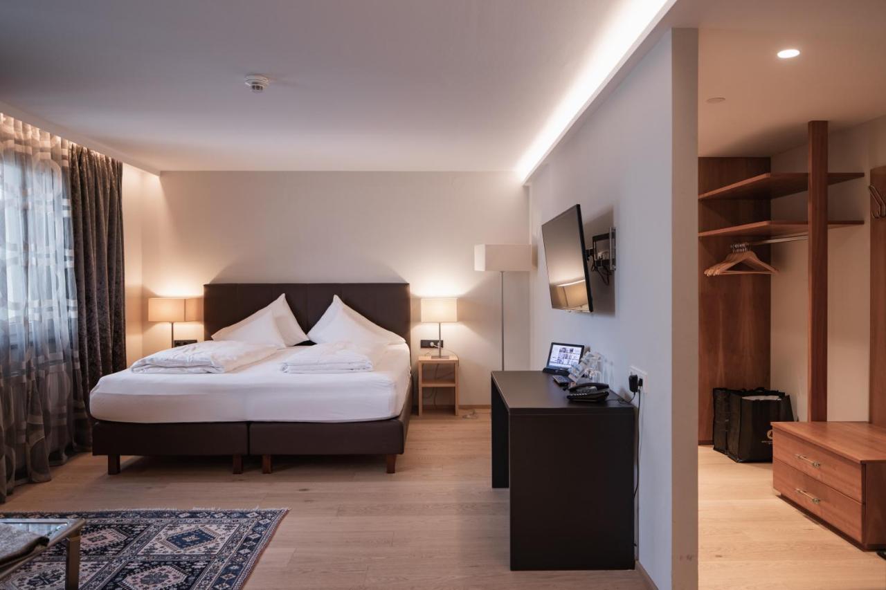 Stadthotel Goldenes Schiff บาดอิสชิล ภายนอก รูปภาพ