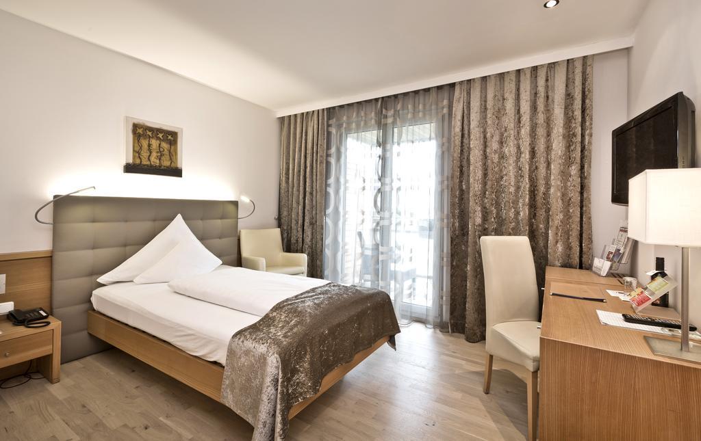 Stadthotel Goldenes Schiff บาดอิสชิล ห้อง รูปภาพ